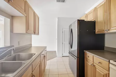 Kitchen - 799 Majestic Dr, Crestview, FL 32536 photo 4 of 4