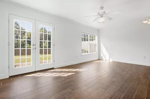 Living - 799 Majestic Dr, Crestview, FL 32536 photo 4 of 5