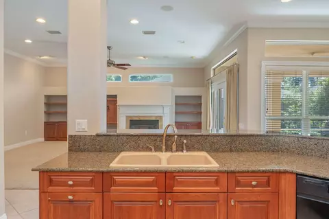Kitchen - 5833 Hunting Meadows Dr, Crestview, FL 32536 photo 5 of 7