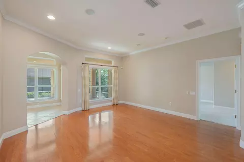 Living - 5833 Hunting Meadows Dr, Crestview, FL 32536 photo 1 of 9