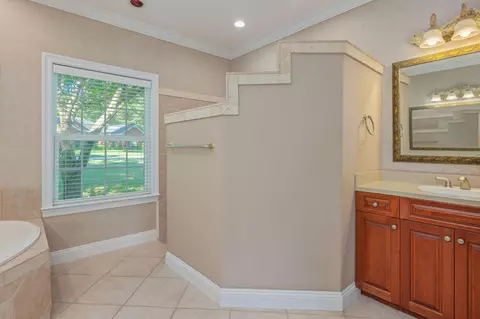 Bath - 5833 Hunting Meadows Dr, Crestview, FL 32536 photo 5 of 12