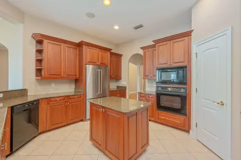 Kitchen - 5833 Hunting Meadows Dr, Crestview, FL 32536 photo 3 of 7