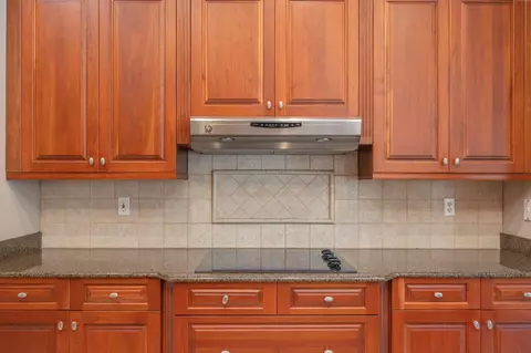 Kitchen - 5833 Hunting Meadows Dr, Crestview, FL 32536 photo 6 of 7
