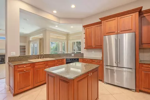 Kitchen - 5833 Hunting Meadows Dr, Crestview, FL 32536 photo 4 of 7