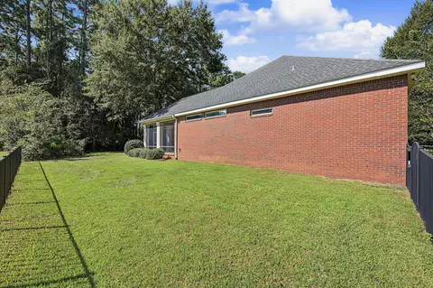 Exterior - 5833 Hunting Meadows Dr, Crestview, FL 32536 photo 10 of 10
