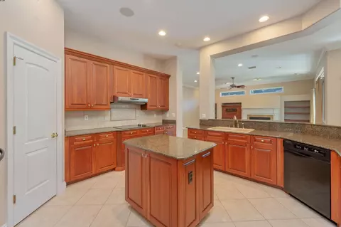 Kitchen - 5833 Hunting Meadows Dr, Crestview, FL 32536 photo 2 of 7
