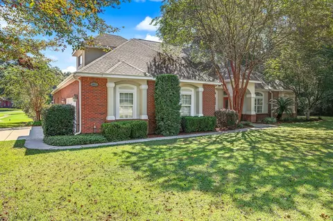 Exterior - 5833 Hunting Meadows Dr, Crestview, FL 32536 photo 2 of 10