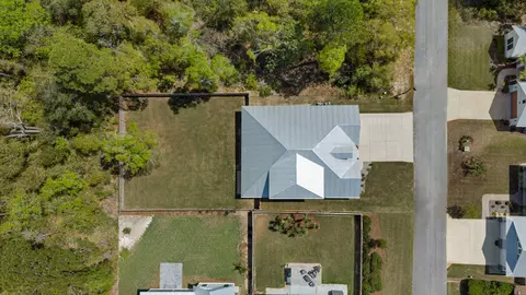 View/Area - 136 Hibernate Way, Freeport, FL 32439 photo 2 of 12