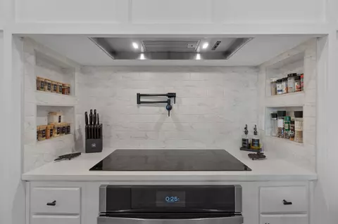 Kitchen - 136 Hibernate Way, Freeport, FL 32439 photo 4 of 5