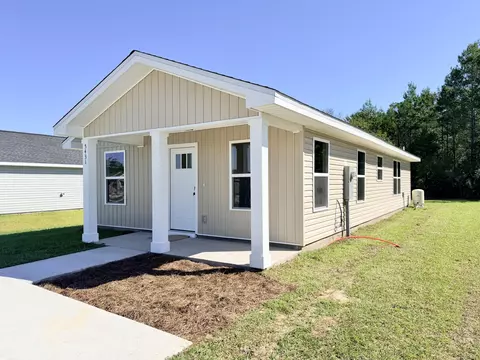 Exterior - 5427 Bayleaf Dr, Crestview, FL 32539 photo 5 of 5