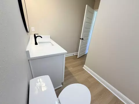 Bath - 5427 Bayleaf Dr, Crestview, FL 32539 photo 3 of 3