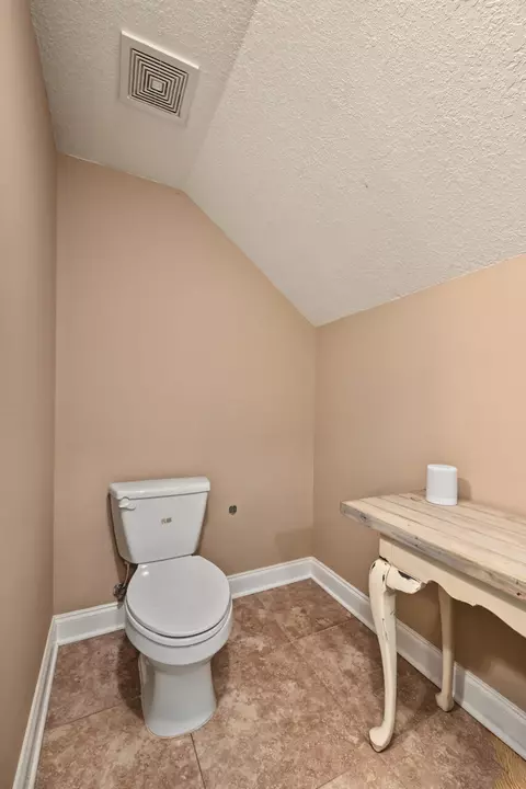 Bath - 815 Wild Egret Ln, Crestview, FL 32536 photo 6 of 6
