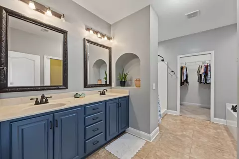 Entry Way - 815 Wild Egret Ln, Crestview, FL 32536 photo 3 of 6