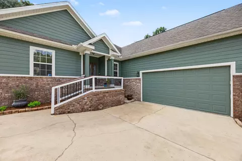 Exterior - 815 Wild Egret Ln, Crestview, FL 32536 photo 4 of 10