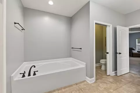 Entry Way - 815 Wild Egret Ln, Crestview, FL 32536 photo 4 of 6
