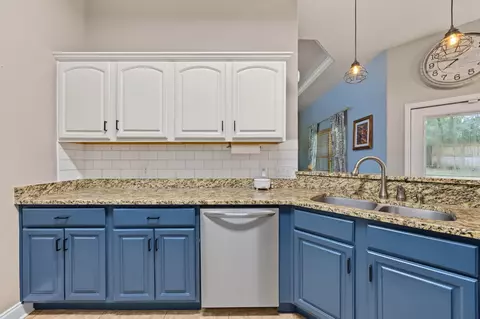Kitchen - 815 Wild Egret Ln, Crestview, FL 32536 photo 3 of 5
