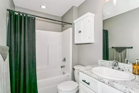 Bath - 3110 Van Day Way, Crestview, FL 32539 photo 3 of 4