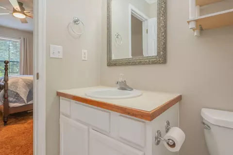 Bath - 4449 Wolf Track Rdg, Crestview, FL 32539 photo 1 of 4