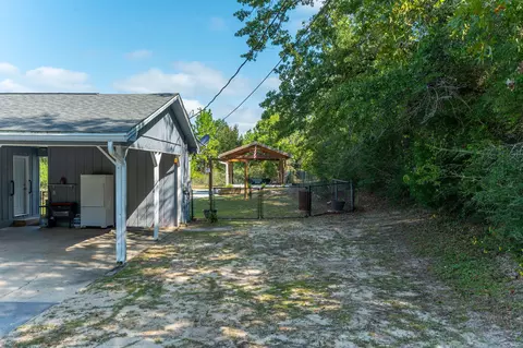 Exterior - 4449 Wolf Track Rdg, Crestview, FL 32539 photo 7 of 10