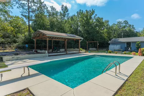 Exterior - 4449 Wolf Track Rdg, Crestview, FL 32539 photo 4 of 10