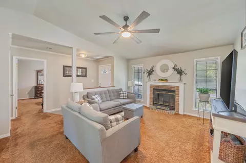 Living - 4449 Wolf Track Rdg, Crestview, FL 32539 photo 1 of 2