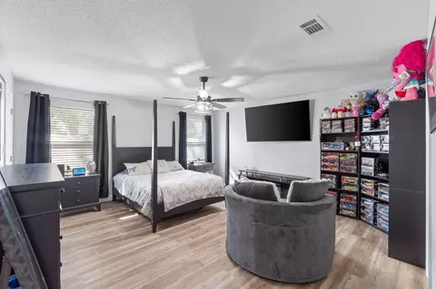 Bedroom - 5732 Dove Dr, Pace, FL 32571 photo 3 of 5