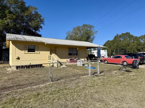 76 Fredrick Dr, Defuniak Springs, FL 32433