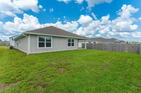 Exterior - 335 Flounder St, Crestview, FL 32539 photo 5 of 8
