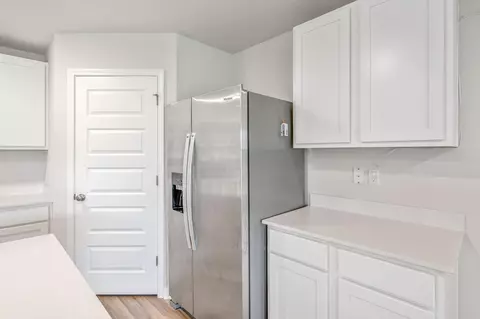 Kitchen - 335 Flounder St, Crestview, FL 32539 photo 5 of 5