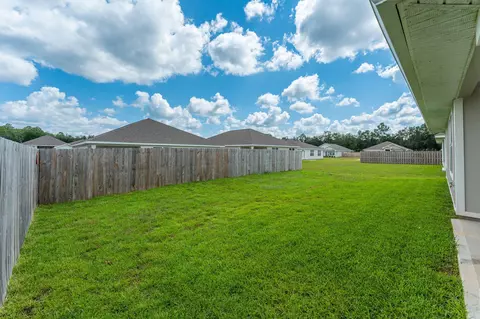 Exterior - 335 Flounder St, Crestview, FL 32539 photo 6 of 8