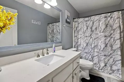 Bath - 658 Territory Ln, Crestview, FL 32536 photo 4 of 7