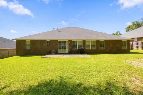 Exterior - 658 Territory Ln, Crestview, FL 32536 photo 8 of 10
