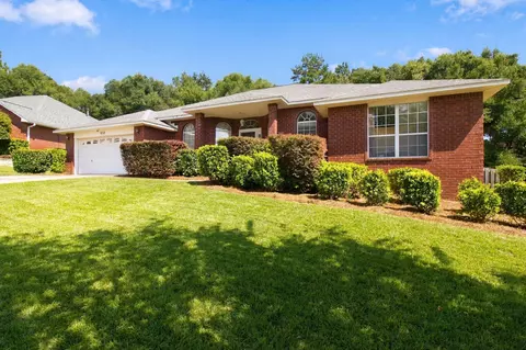 Exterior - 658 Territory Ln, Crestview, FL 32536 photo 3 of 10