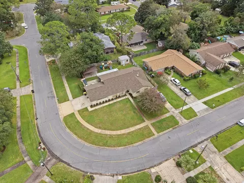 381 NW Marie Cir, Fort Walton Beach, FL 32548