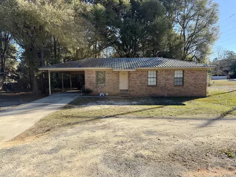 18 Josephene St, Defuniak Springs, FL 32433