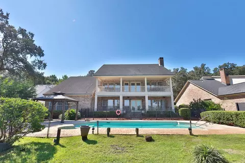 217 NE Yacht Club Dr, Fort Walton Beach, FL 32548