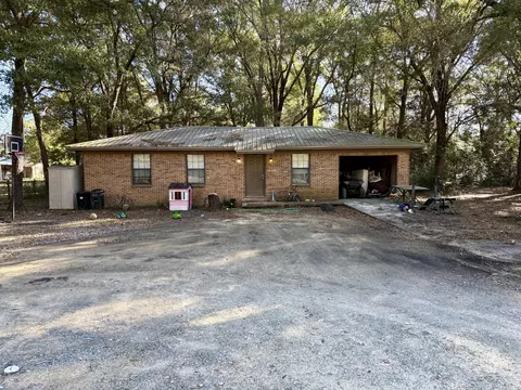 32 Josephine St, Defuniak Springs, FL 32433