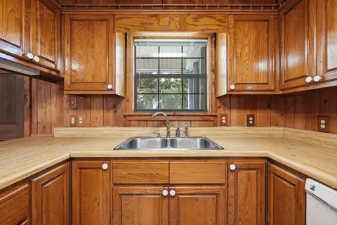 Kitchen - 3654 Poverty Creek Rd, Crestview, FL 32539 photo 3 of 5