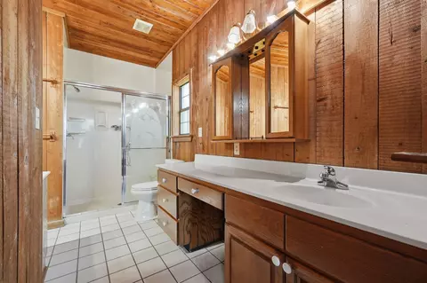 Bath - 3654 Poverty Creek Rd, Crestview, FL 32539 photo 1 of 5