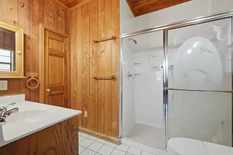 Bath - 3654 Poverty Creek Rd, Crestview, FL 32539 photo 3 of 5