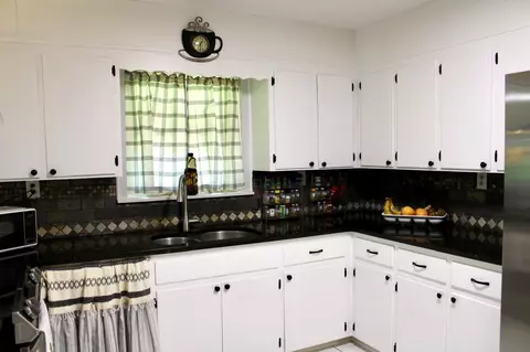 Kitchen - 5919 Pineforest Dr, Crestview, FL 32539 photo 1 of 5