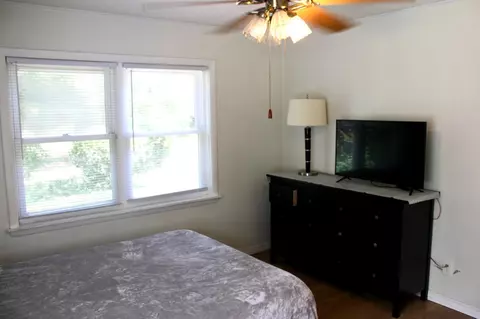 Bedroom - 5919 Pineforest Dr, Crestview, FL 32539 photo 6 of 8