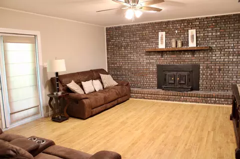 Living - 5919 Pineforest Dr, Crestview, FL 32539 photo 1 of 3