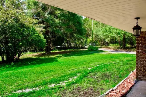 Exterior - 5919 Pineforest Dr, Crestview, FL 32539 photo 4 of 11