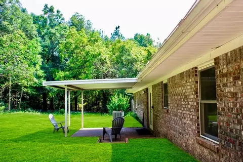 Exterior - 5919 Pineforest Dr, Crestview, FL 32539 photo 5 of 11