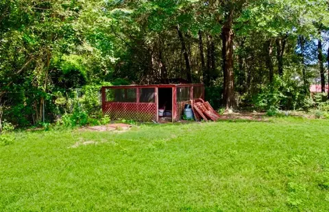 Exterior - 5919 Pineforest Dr, Crestview, FL 32539 photo 9 of 11