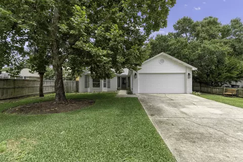 103 SE Walkedge Dr, Fort Walton Beach, FL 32548