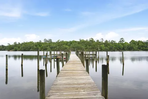 84 Hidden Cove Ct, Valparaiso, FL 32580