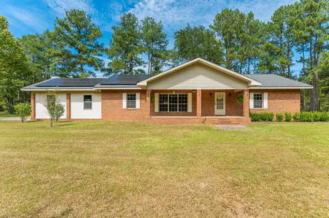727 Wrights Creek Rd, Caryville, FL 32427