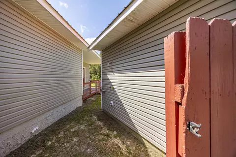 Exterior - 115 Old Oak Rd, Freeport, FL 32439 photo 12 of 12